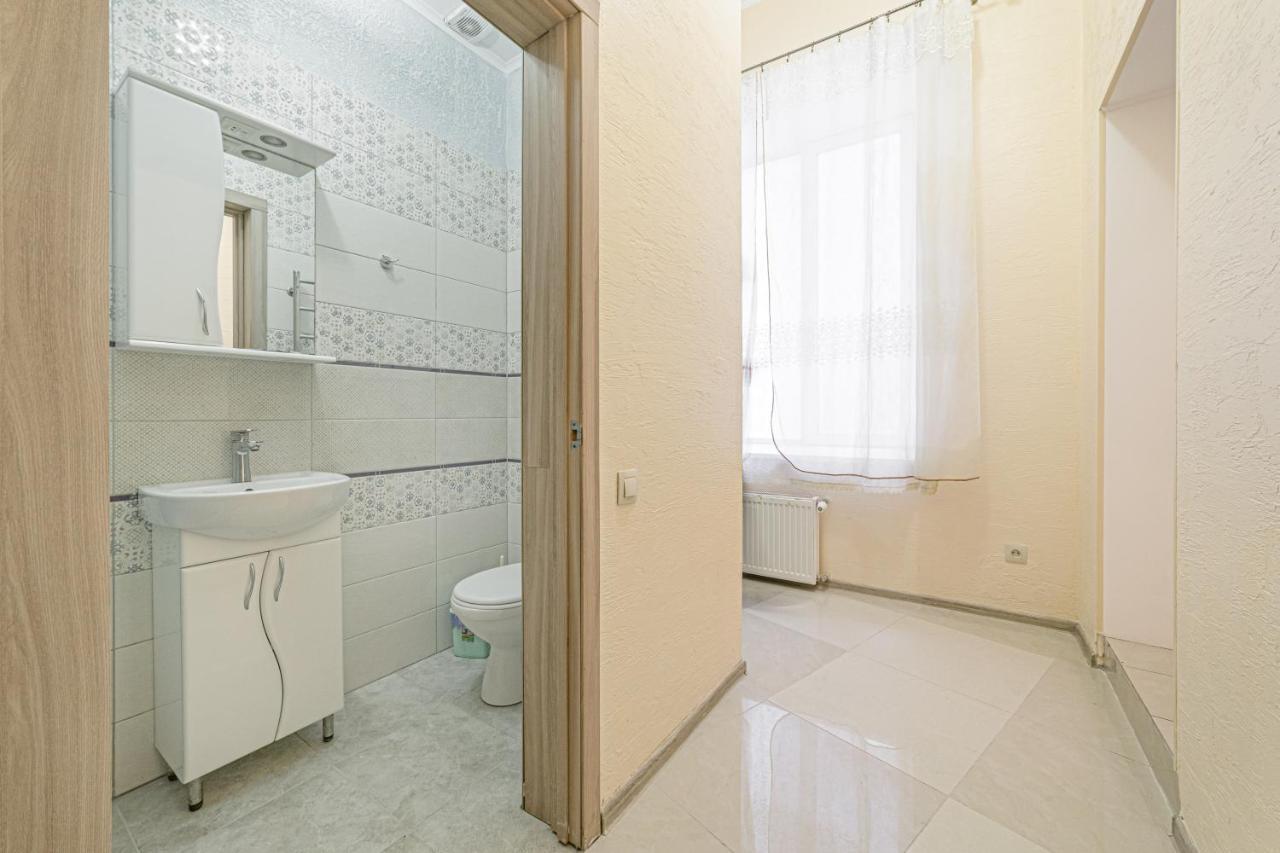 Apartment Near Deribasovskaya Odessa Exteriör bild